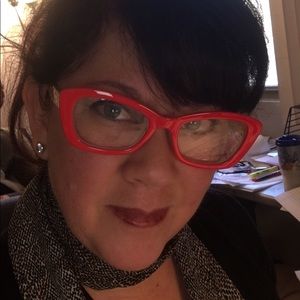 Meet your Posher, Clarissa